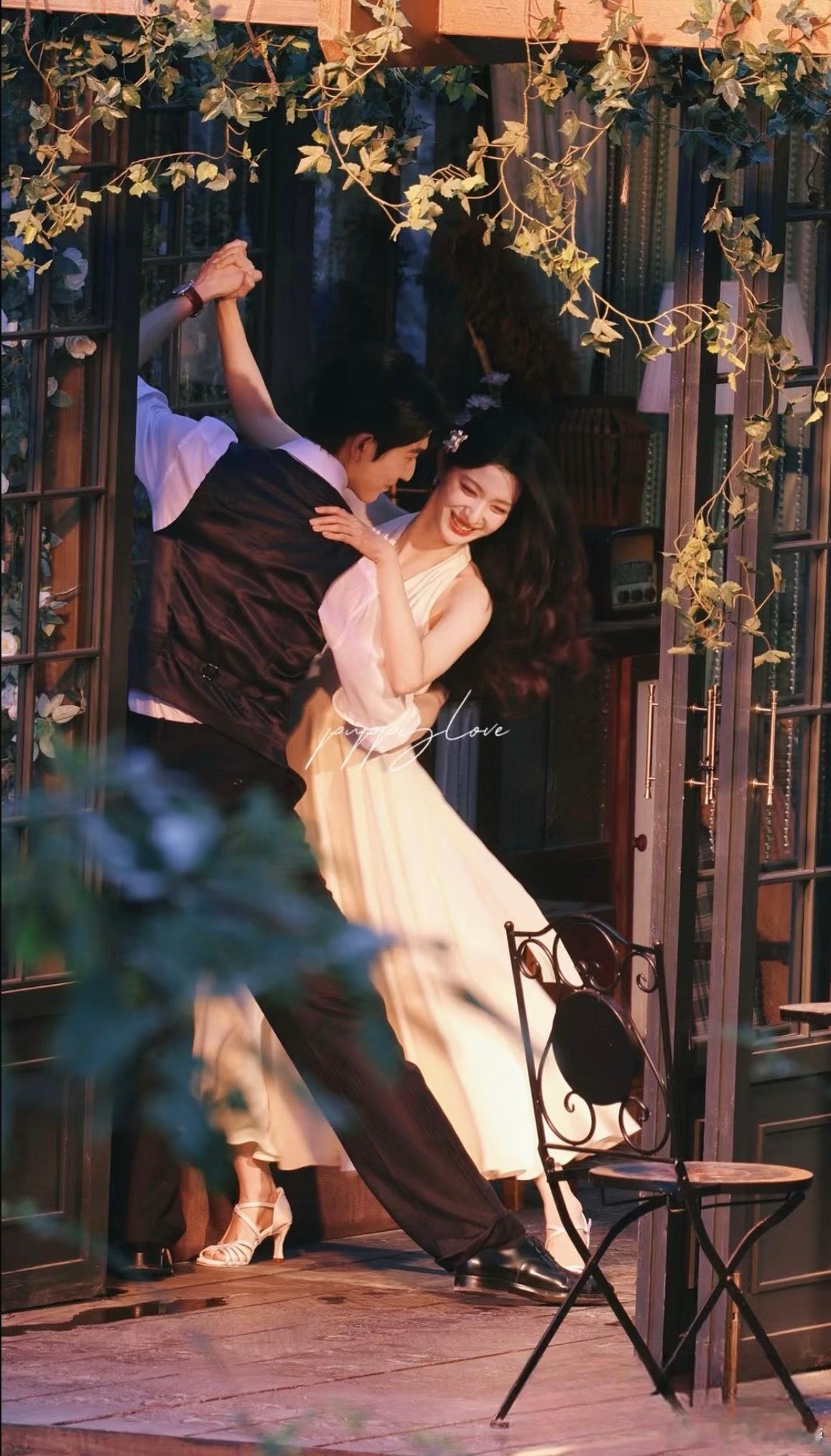 请cp这块还得看湖南卫视湖南卫视的跨年演唱会总是有很多惊喜，今年的阵容似乎更有看