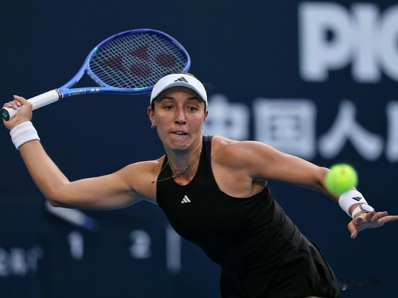 WTA500快讯，[赞]四连胜[呲牙]🇺🇸佩古拉2-0击败🇷🇺施内德率先