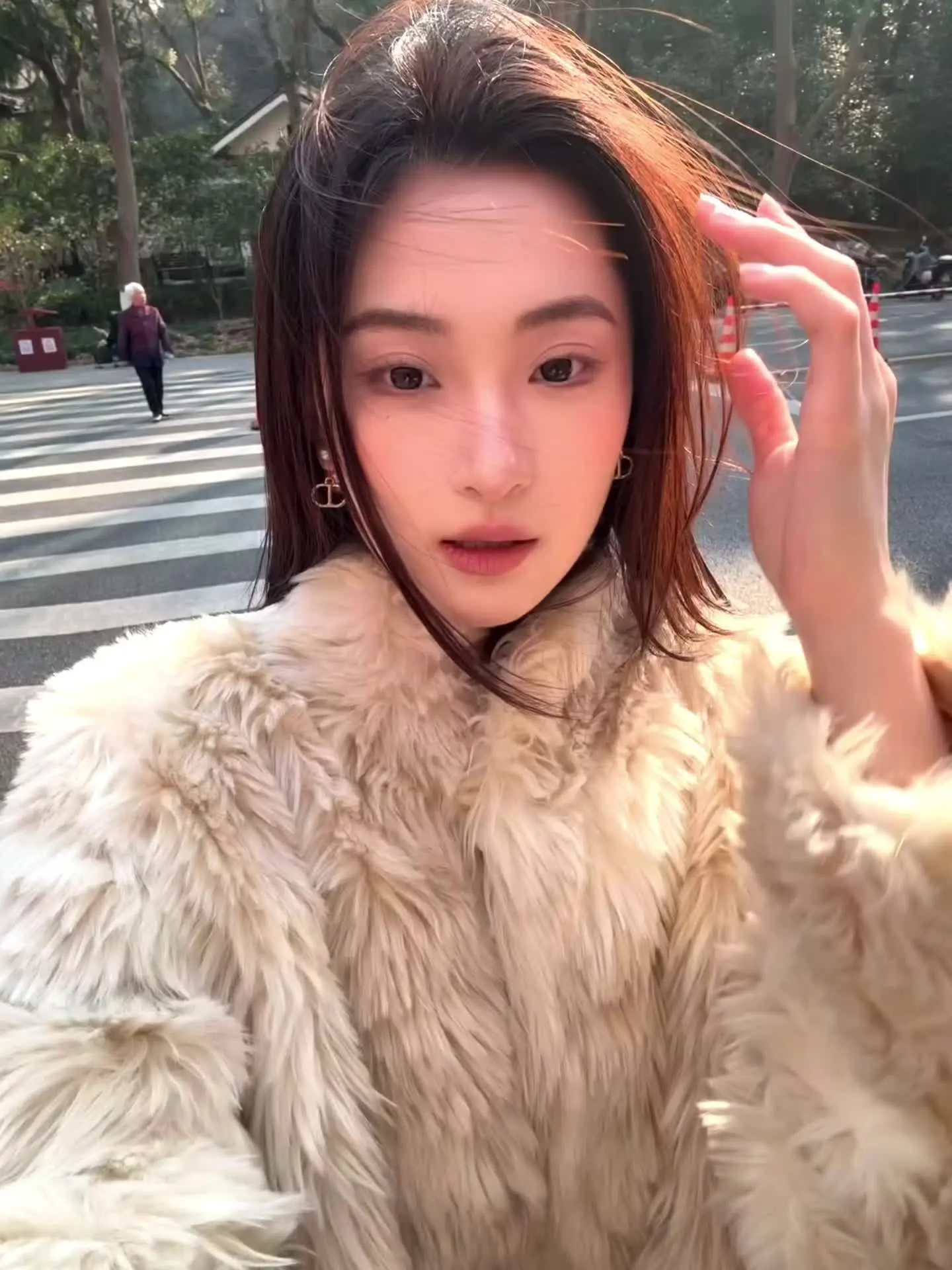 爱是不用教的 如果感受不到 那就换个人来感受 不要把自己逼成对方最讨厌...