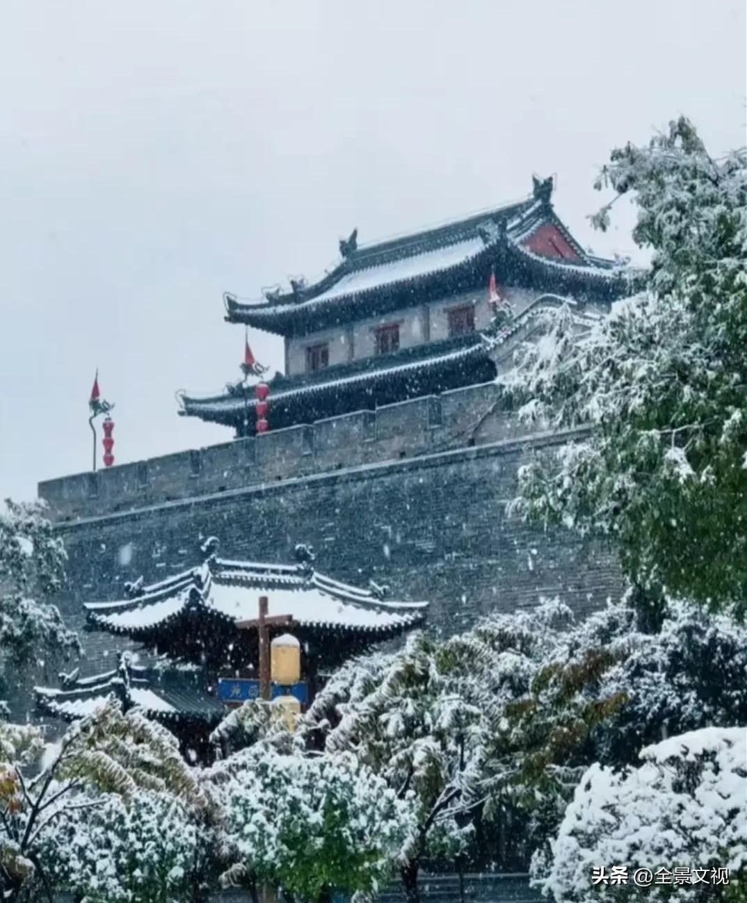 西安这几天寒风刺骨，主要是城区下雨雪，周边区县积雪。    
       今天