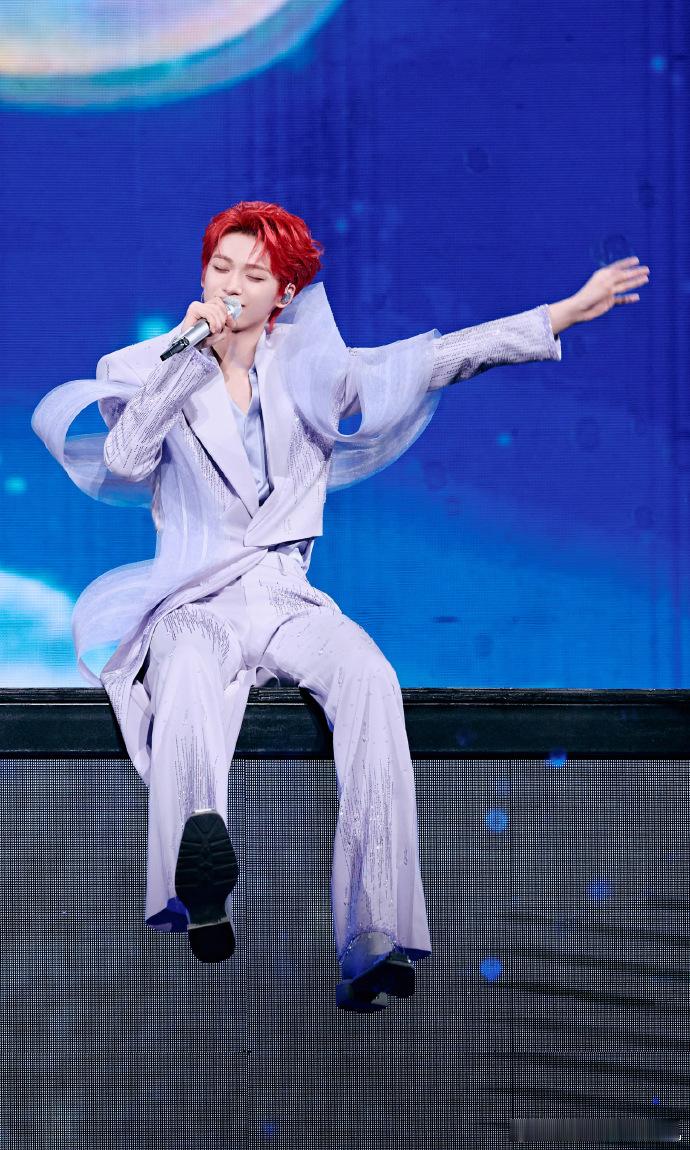 梓渝的成长印记梓渝的镜头定格 梓渝的成长印记，梓渝的镜头定格，是每一个瞬间， 每