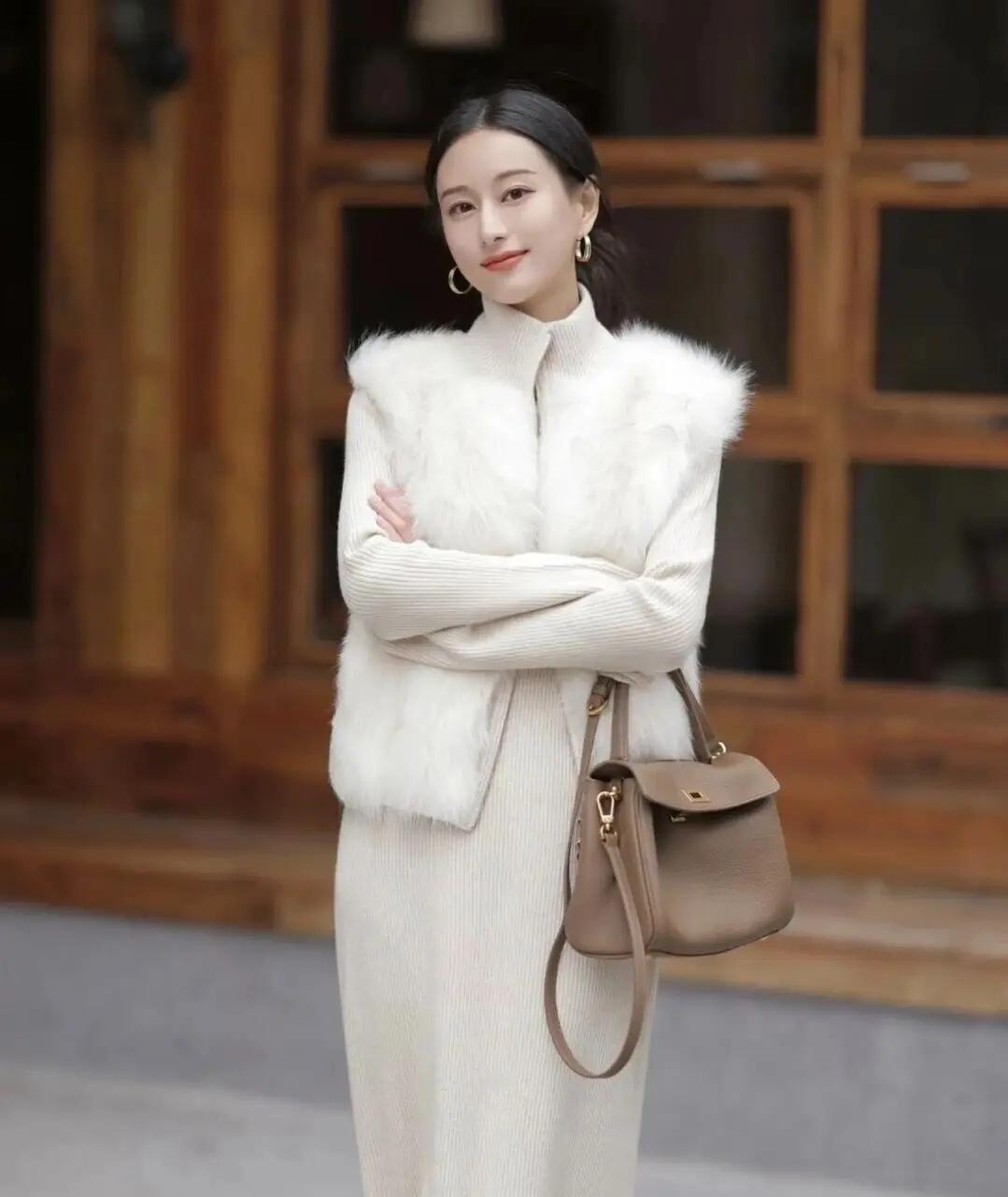 女人体型外貌重要吗?
夏天恋爱，秋天私奔，如果有空，冬天陪我过冬。