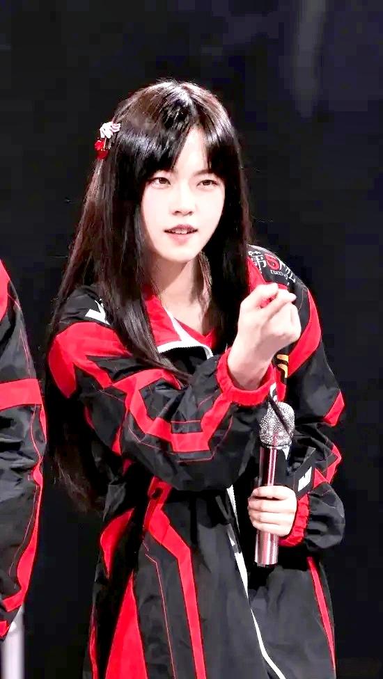 等了好几天，终于等到了！

比于子迪、陈妤颉、朱沅铃还厉害的“小孩姐”已经出现了