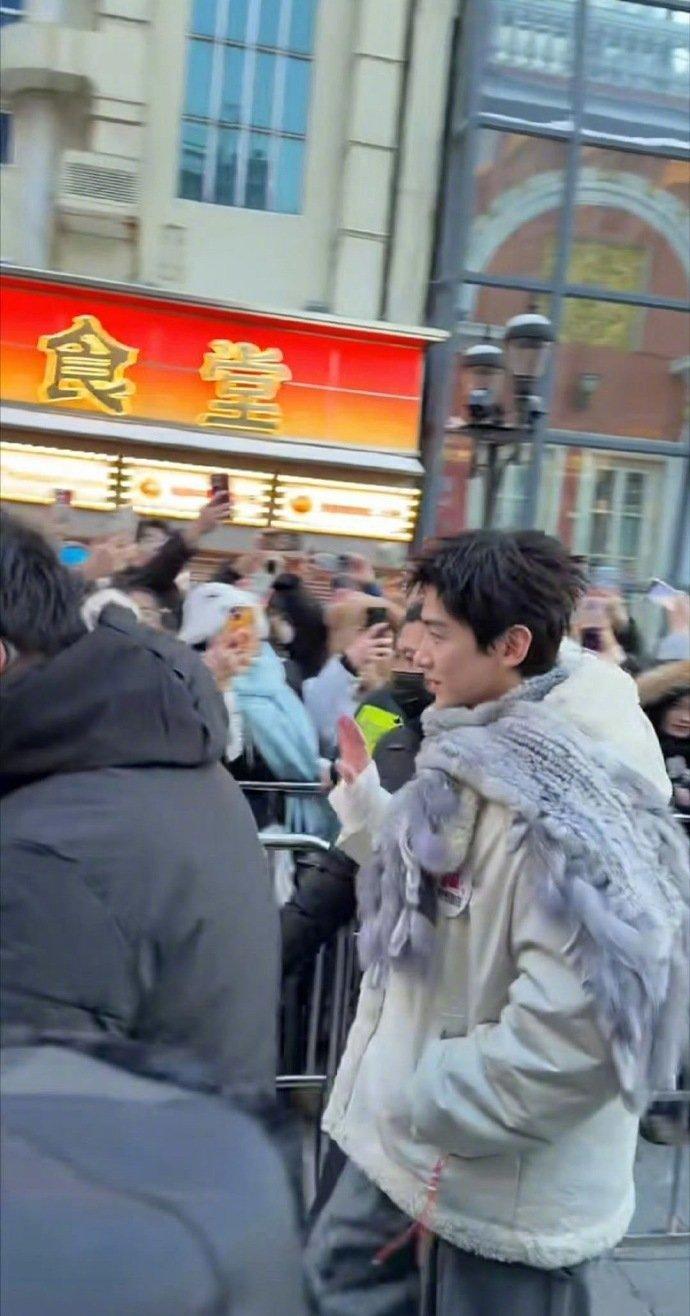 白敬亭我的冬偶男主白敬亭自己打卡自己地广白敬亭自己打卡自己地广 