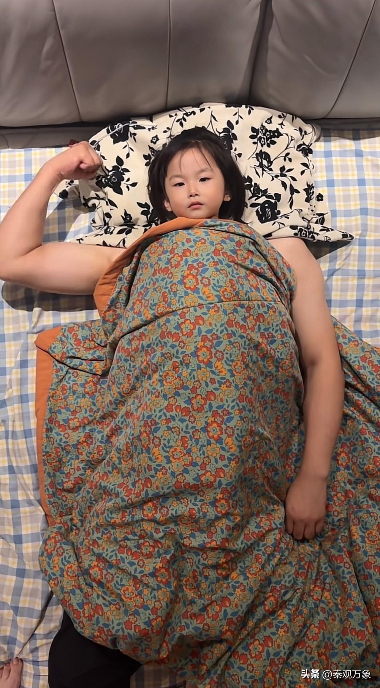 谁有我强壮[笑哭]父女配合