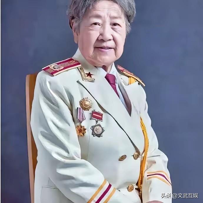 92岁的陶玉玲离世，
看到了她的情况，我破防了。
她虽然活到了92岁高龄，但是她