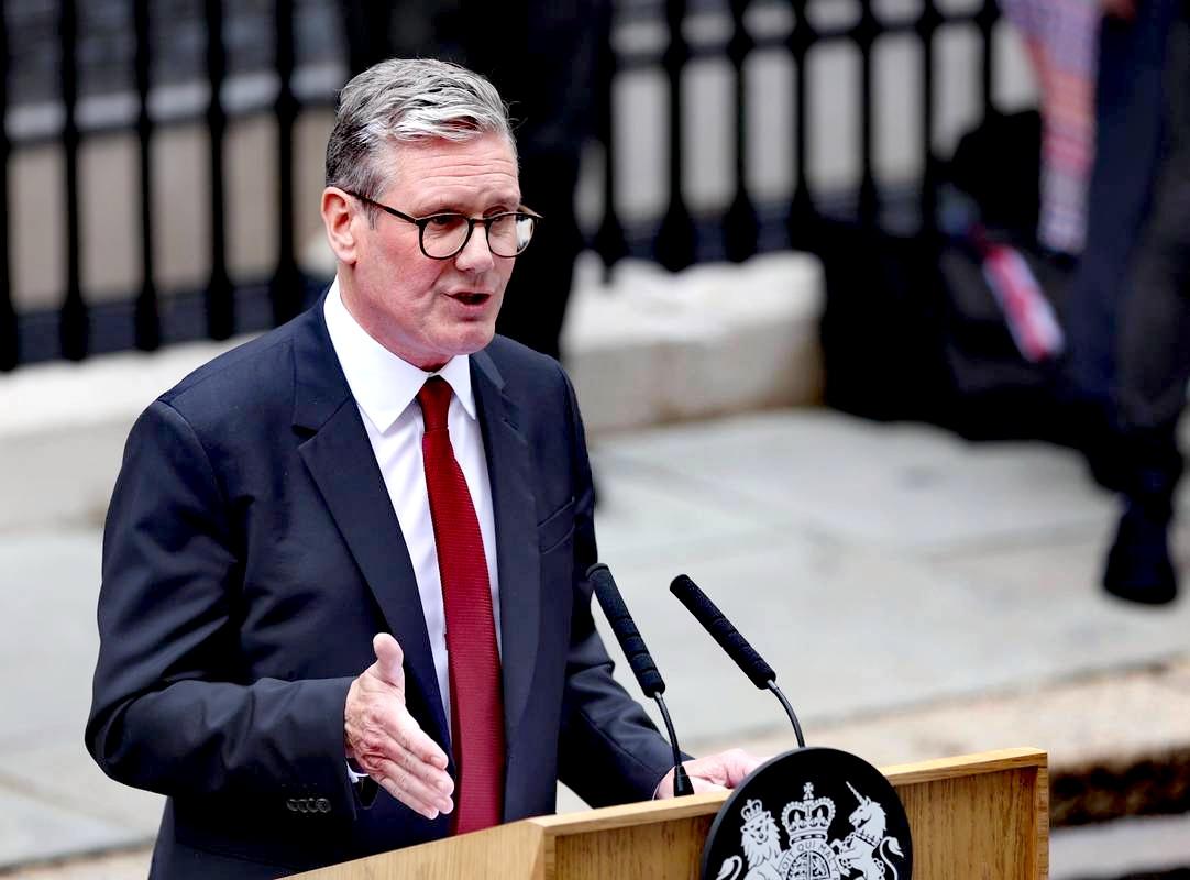 特朗普大为光火，嘲讽英国“没海军”，斯塔默对此颇感压抑！

美国的一众盟友国，英