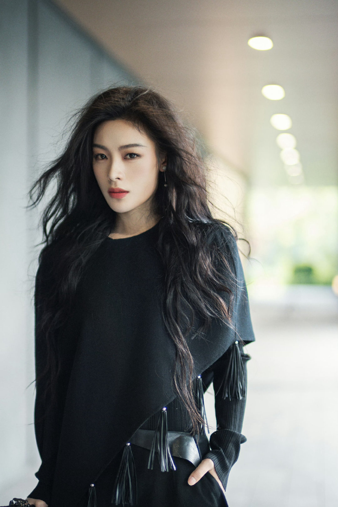 陈丽君｜中国电影大数据荣誉之夜盛典造型出图，黑色长卷发搭配all black穿搭