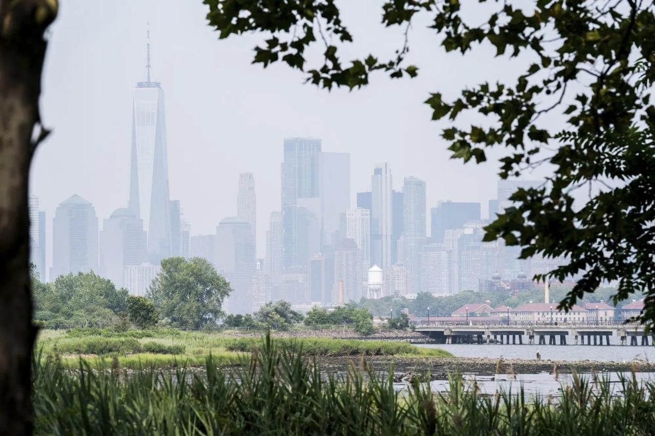 美以对伊朗发动打击后，纽约、洛杉矶、凤凰城立刻全面加强安保！
 
宗教场所、社区