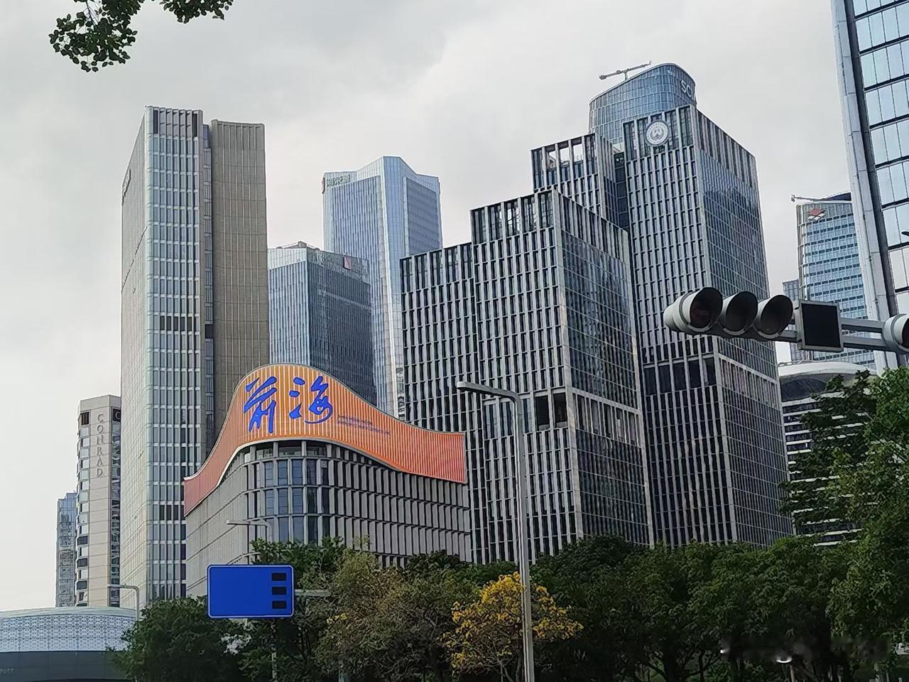 金刚经说，若见诸相非相，即见如来，就是说看到客观实际，你就是智慧的，如什么是自己