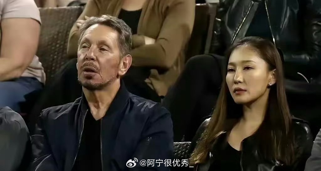 拉里埃里森成全球首富首富的妻子，来自中国辽宁沈阳的34岁姑娘朱乔琳。 ​ ​​​