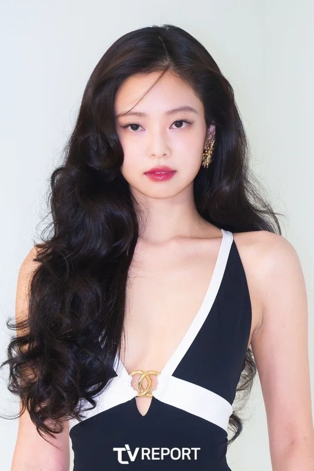 JENNIE女神降临🥰新闻图也如此权威
