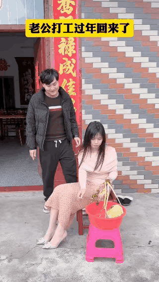 网友：看来小姐姐不大喜欢你回来哦 。