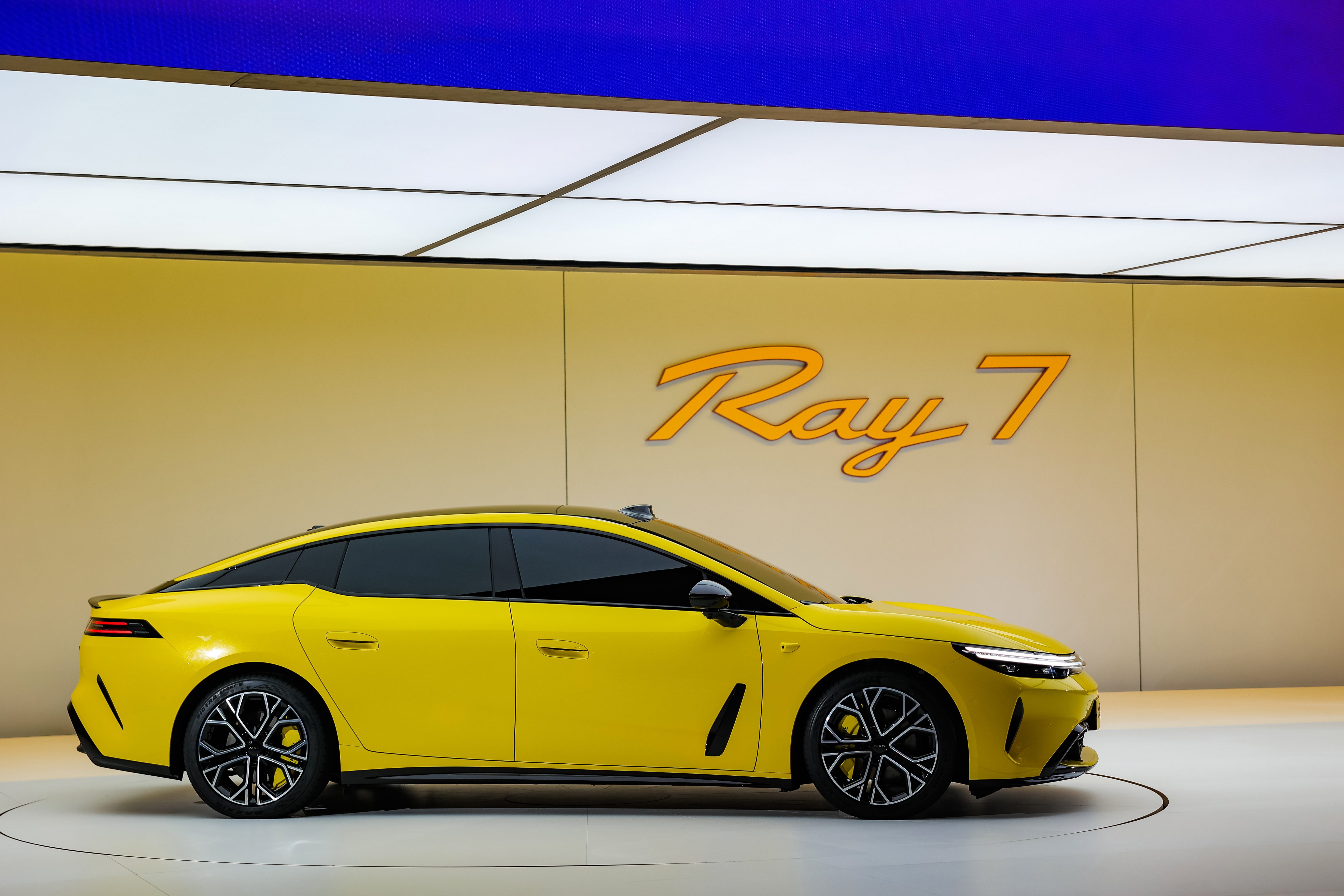 埃安超级纯电Ray7正式亮相 谁看到埃安全新Ray系列首款超级纯电轿车Ray7正