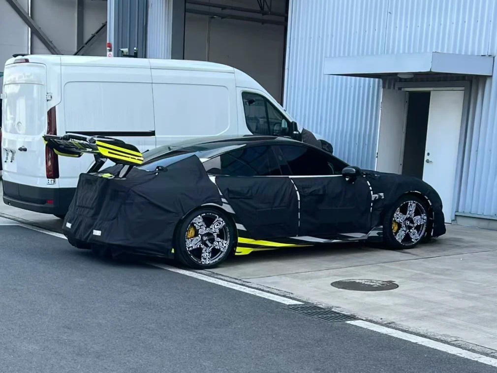 猜车！这大尾翼对吗？ 雷军回应装600斤车厘子被指违规小米徐洁云回应车厘子事件
