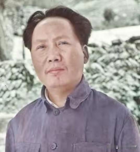 罕见暖心一幕！全员严肃参会，毛主席一句风趣玩笑，瞬间温暖全场
 
熟悉伟人的人都