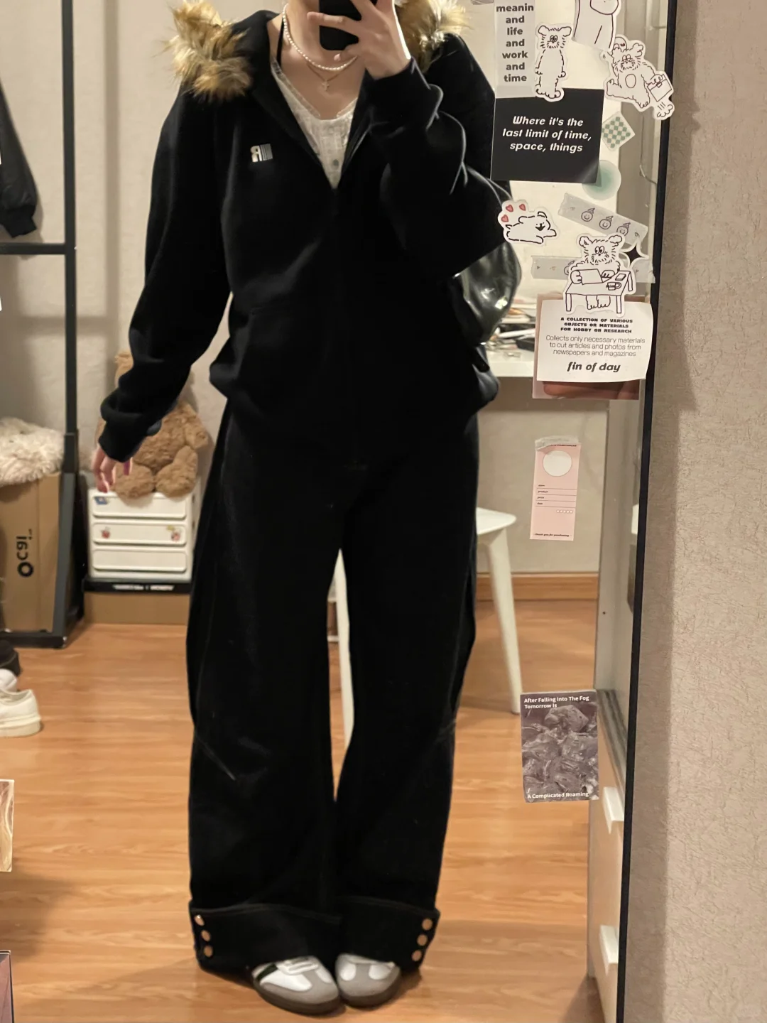 小韩最近很流行的毛领卫衣外套
