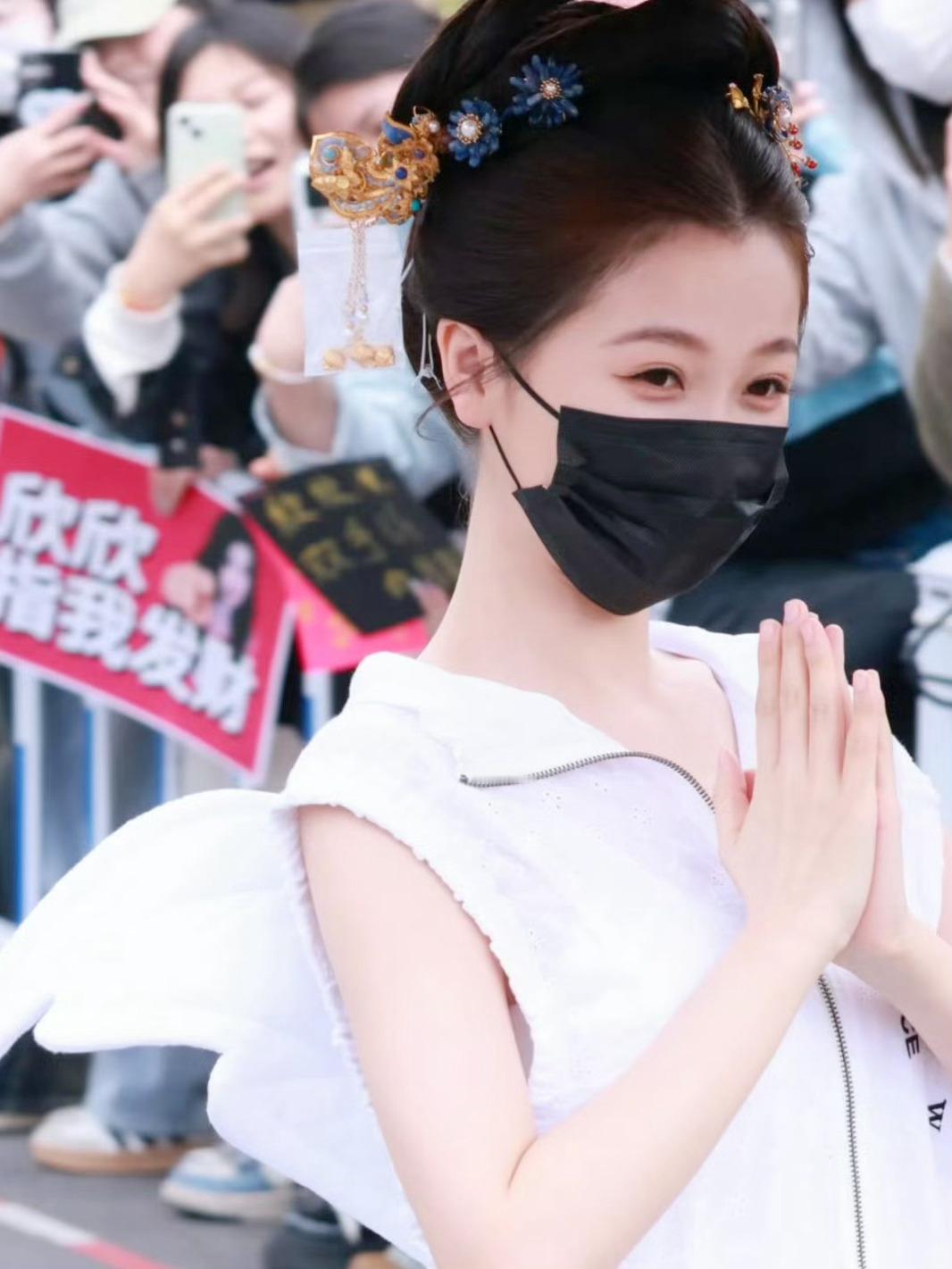 虞书欣美的呀…今日最爱的一张… 