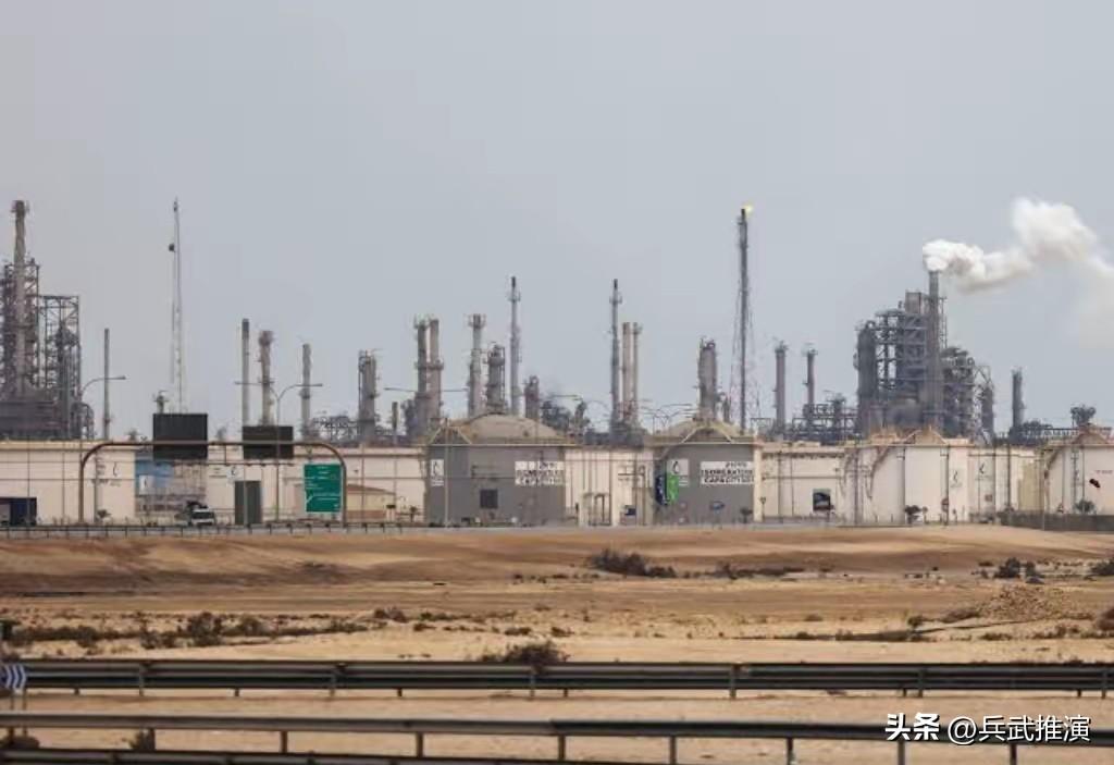 很快有爆裂场面围观了？

以色列轰炸伊朗和卡塔尔共用的帕尔斯气田后，局势彻底升级