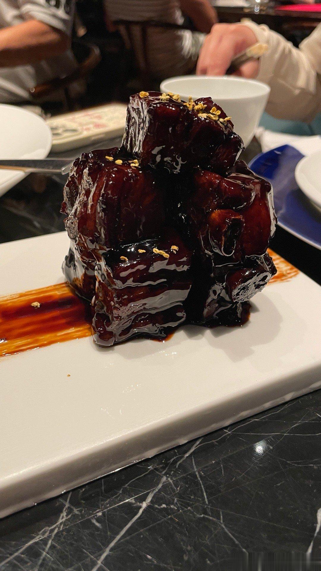 夏天注意⚠️“汉堡病”！这几天天气特别热，容易滋生各种细菌。“汉堡病”是非常严重