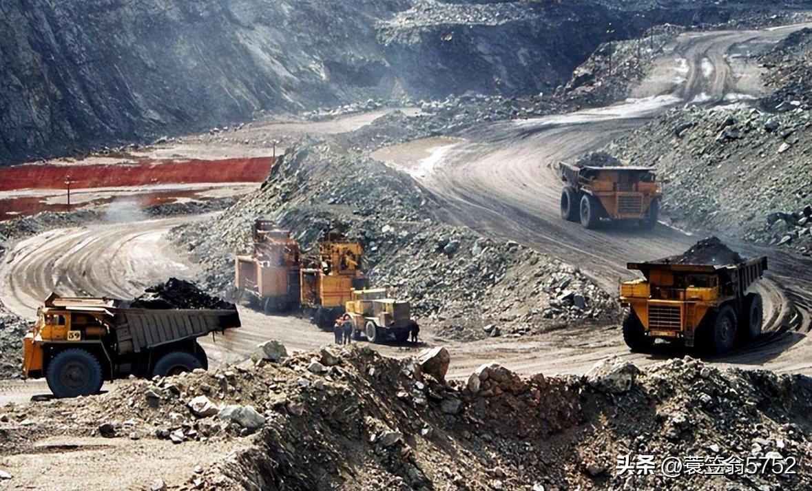 中国稀土出口政策的收紧，正从价格、产能、技术、地缘四个维度重塑全球供应链：
1.