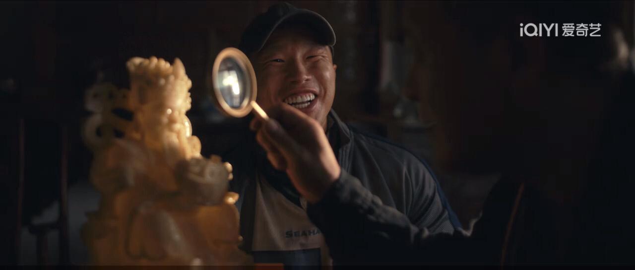 低智商犯罪你确定这俩人不是卧龙凤雏？！去金店不拿金子，把这个财神爷搬来了，话说回