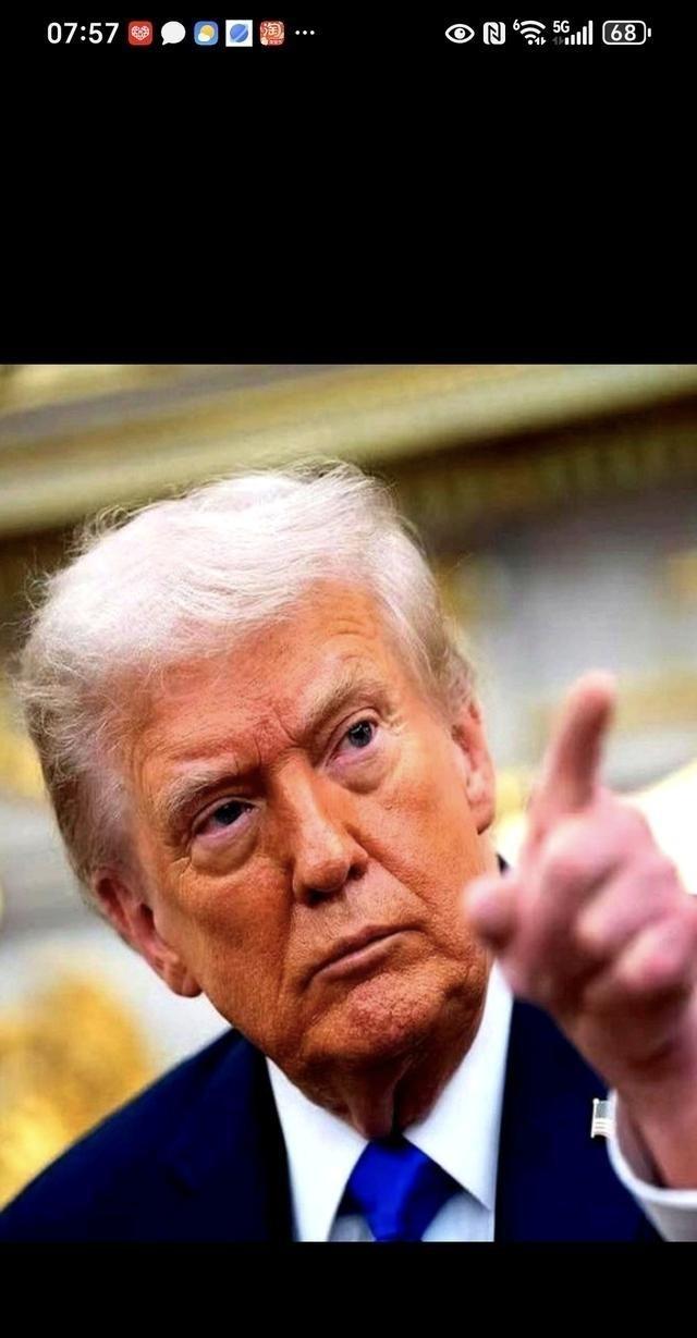 有人当面问特朗普：“世界上还有谁能管得了你？”他没有躲闪，直接接过了话。他说，联