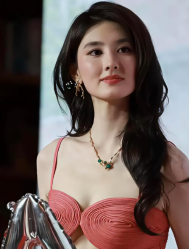现在全网最后悔的人，绝对是韩沛颖！刚凭《主角》里楚嘉禾这个角色演技封神，就光速翻