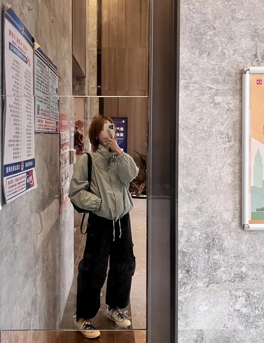 心下清明 万事皆安
不要错过春天的夜晚 风吹屁屁凉啊 生活橱窗穿搭bot