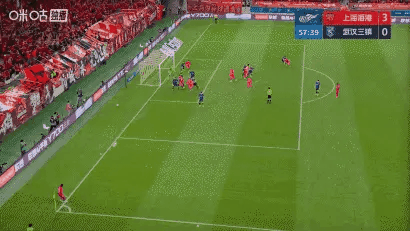 上海海港vs武汉三镇 比赛第58分钟，武汉三镇防不住角球啊……武汉三镇0-3落后