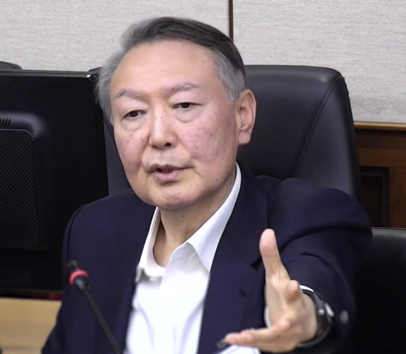 韩国前总统尹锡悦2月20日通过律师团队发表声明，就内乱头目罪一审被判处无期徒刑向