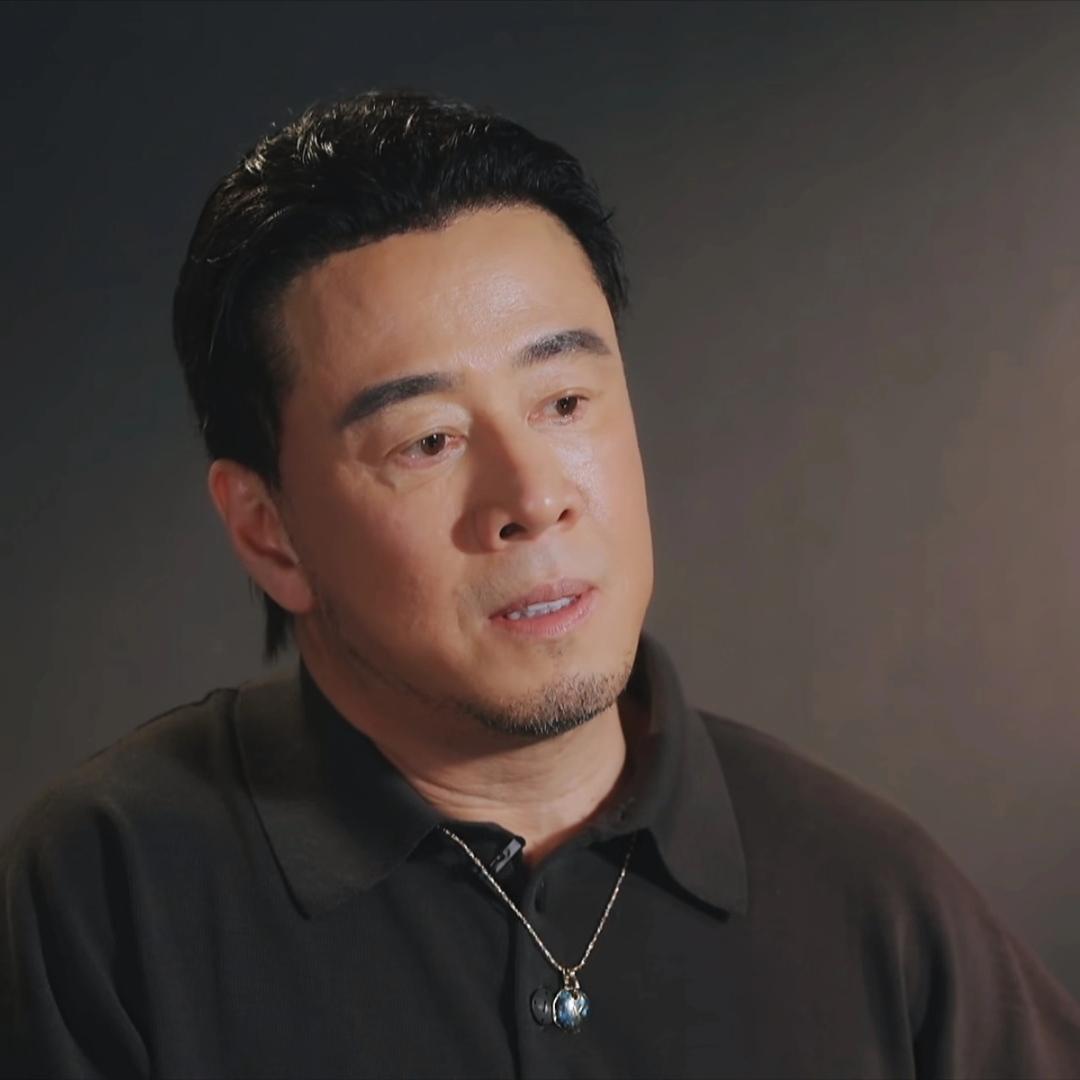 这下全网都知道杨坤被淘汰了
他们朝我扔泥巴
我拿泥巴种不了荷花了

当看之前的歌