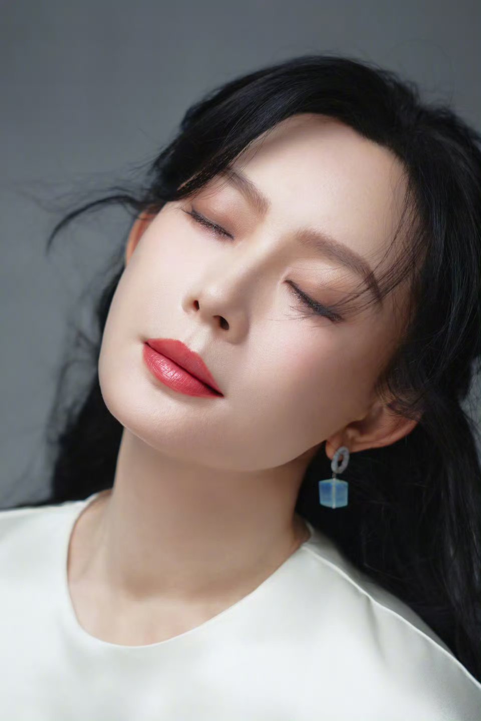 陈数妈妈 图一图二两张脸部特写 俺不行了