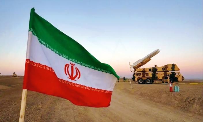 伊朗革命卫队这回放了个大招，直接捏住了软肋。公告说得很明白：再敢玩“定点清除”，