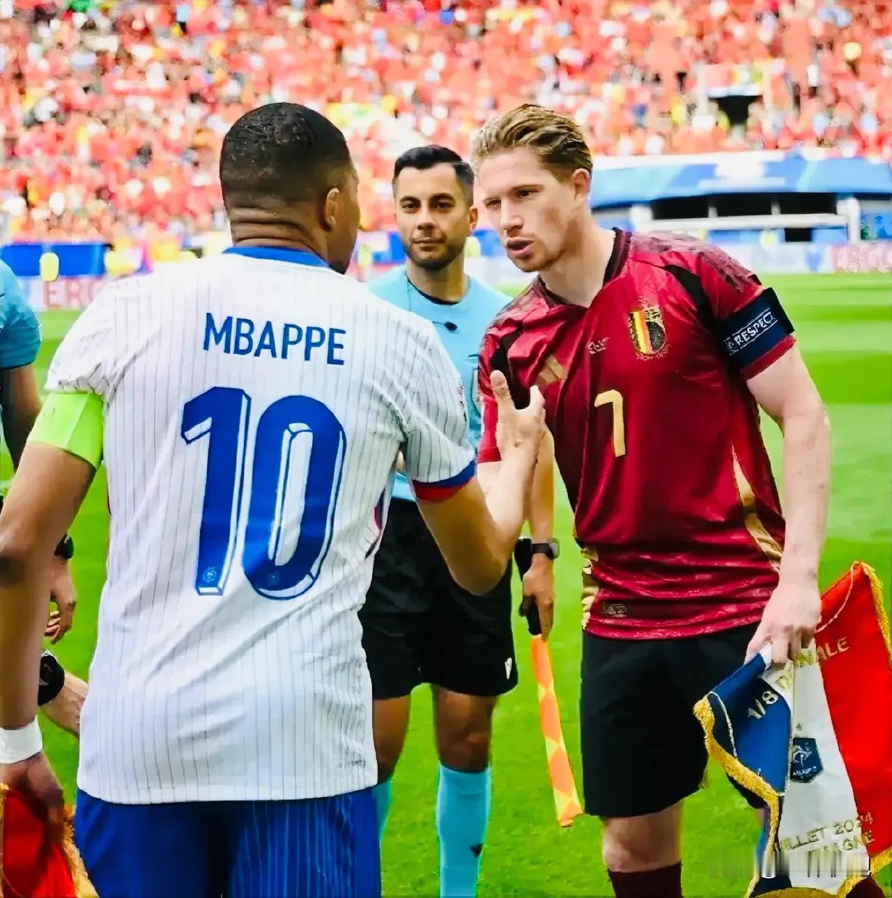 法国队成为第五支晋级欧洲杯八强的球队！法国对阵比利时的这场比赛，进球只有1个乌龙