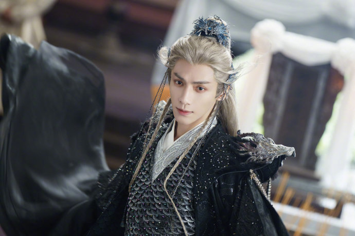 罗云熙的水龙吟收官文，看得出罗老师对唐俪辞的喜爱程度和不舍，期待住和演员罗云熙在