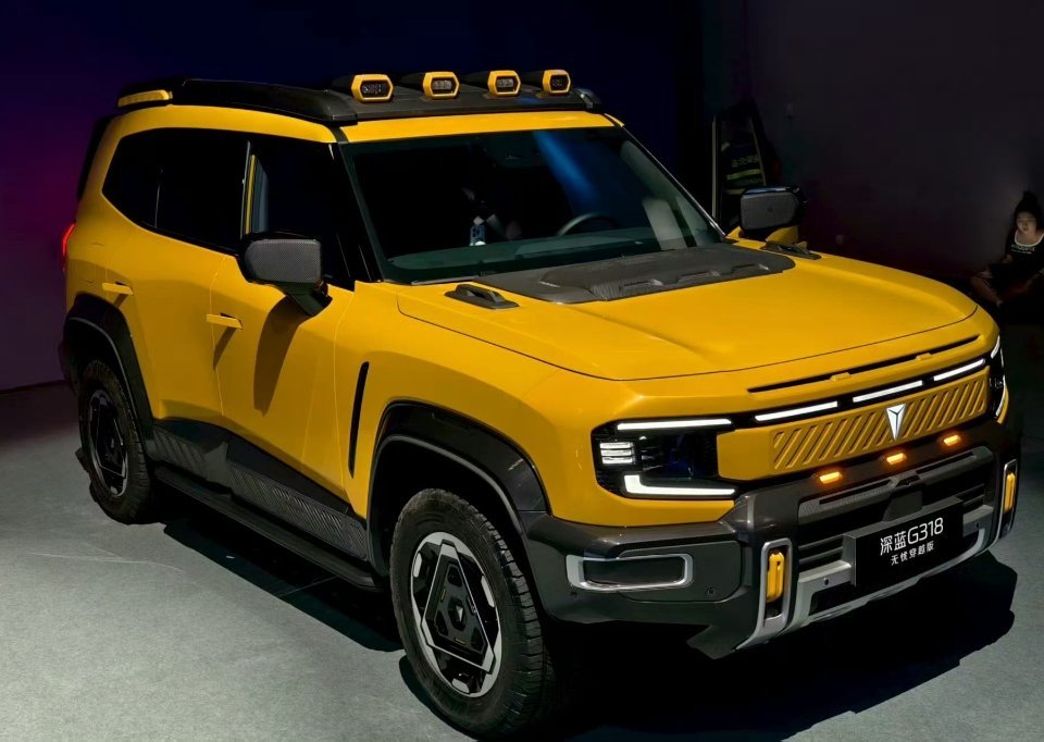 华为现在已经赋能超过25家车企了，今年的深蓝G318据说也是采用的华为乾崑智驾，