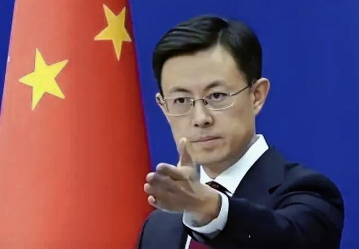 菲律宾认怂了，乖乖听话，一句话不说！
10月21日，中国海警通报，允许菲律宾向仁