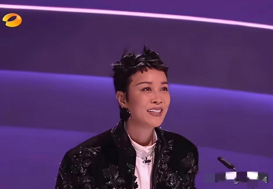 那英，引发热议！

近期，那英又引起热议，不是因为她有了新作品，也不是因为她又有