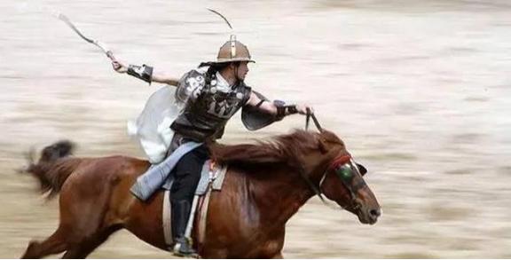 古代的八百里加急也就一人一马，为什么没有土匪抢劫呢？

从秦朝开始就有了邮驿制度