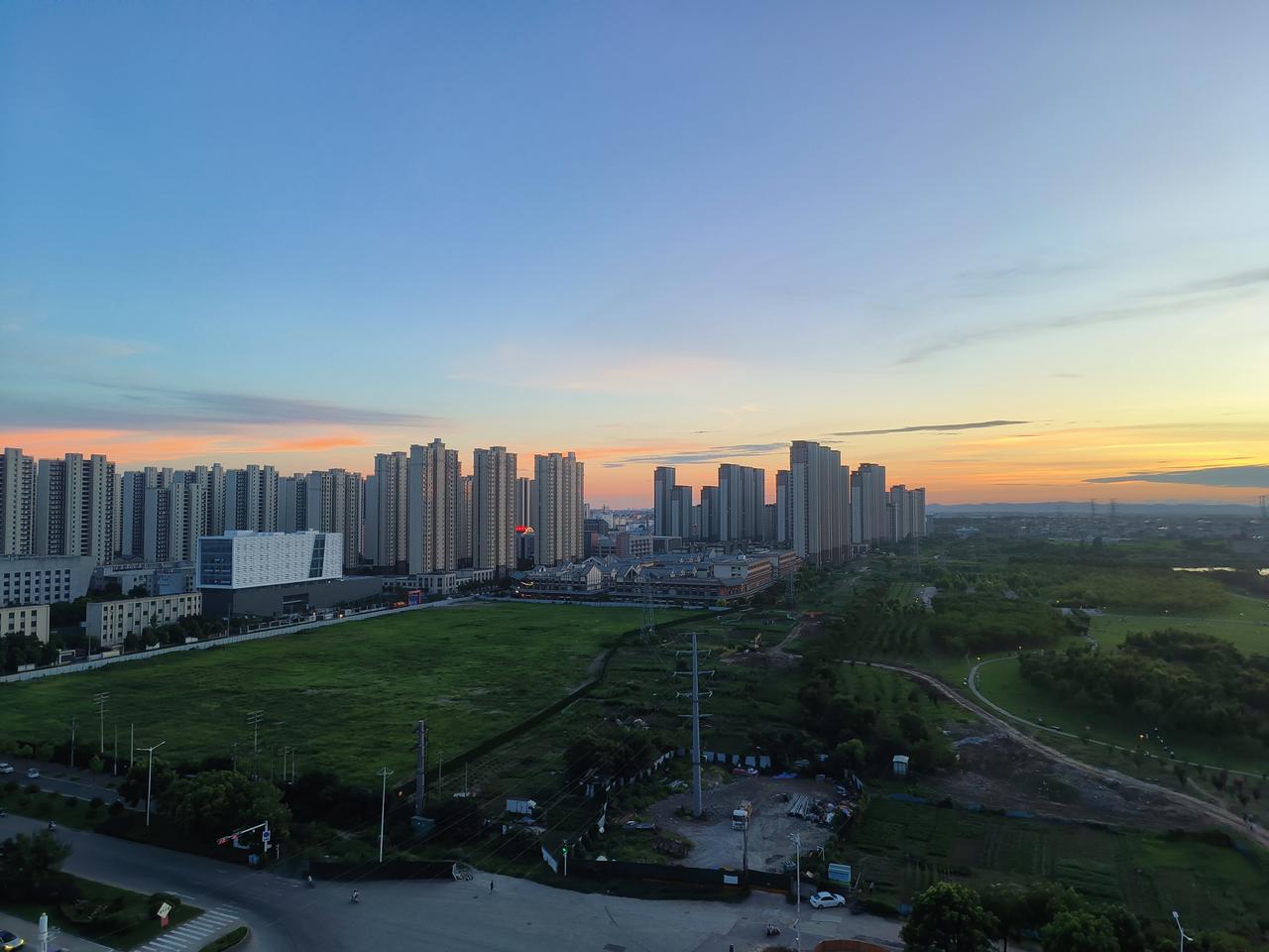 傍晚时分，天真的很美！