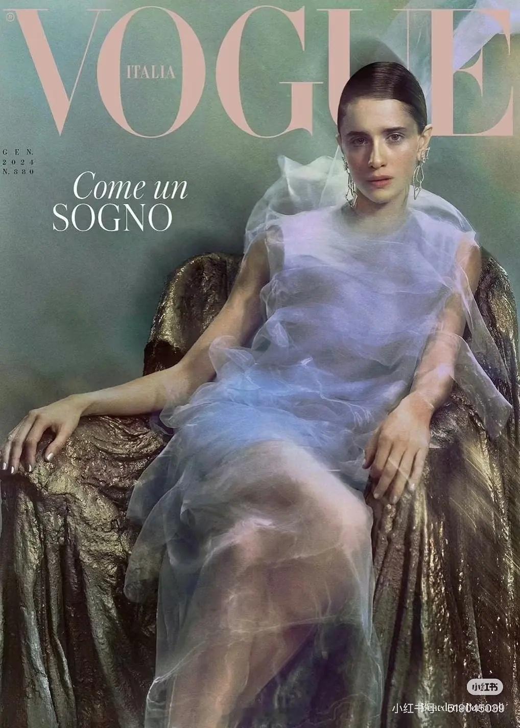 Vogue是不是想拍出这种效果意大利版2024开年刊VOGUE金九单人封面 ​​