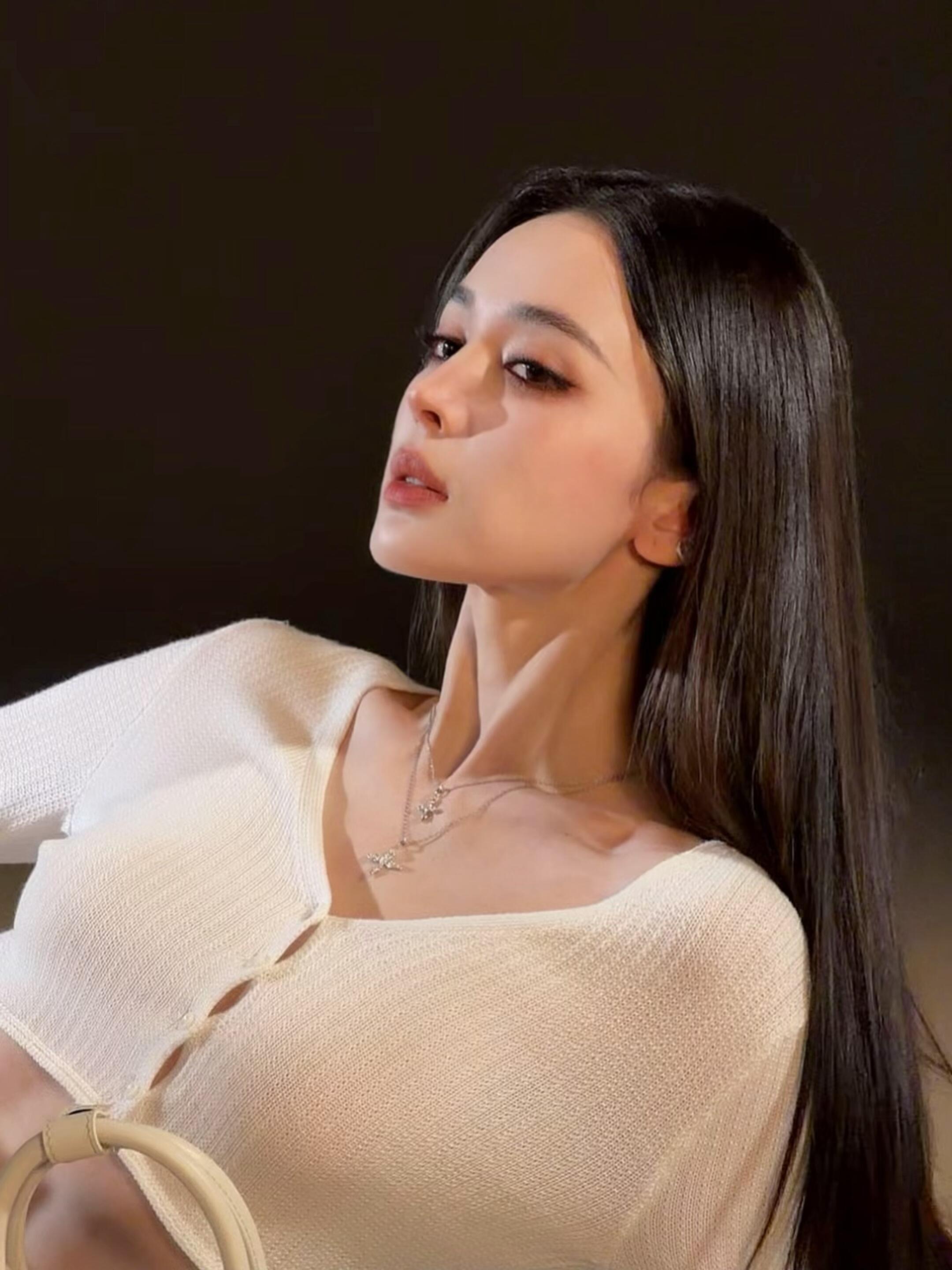 建模持续发力中...人怎么能美成这样！ 