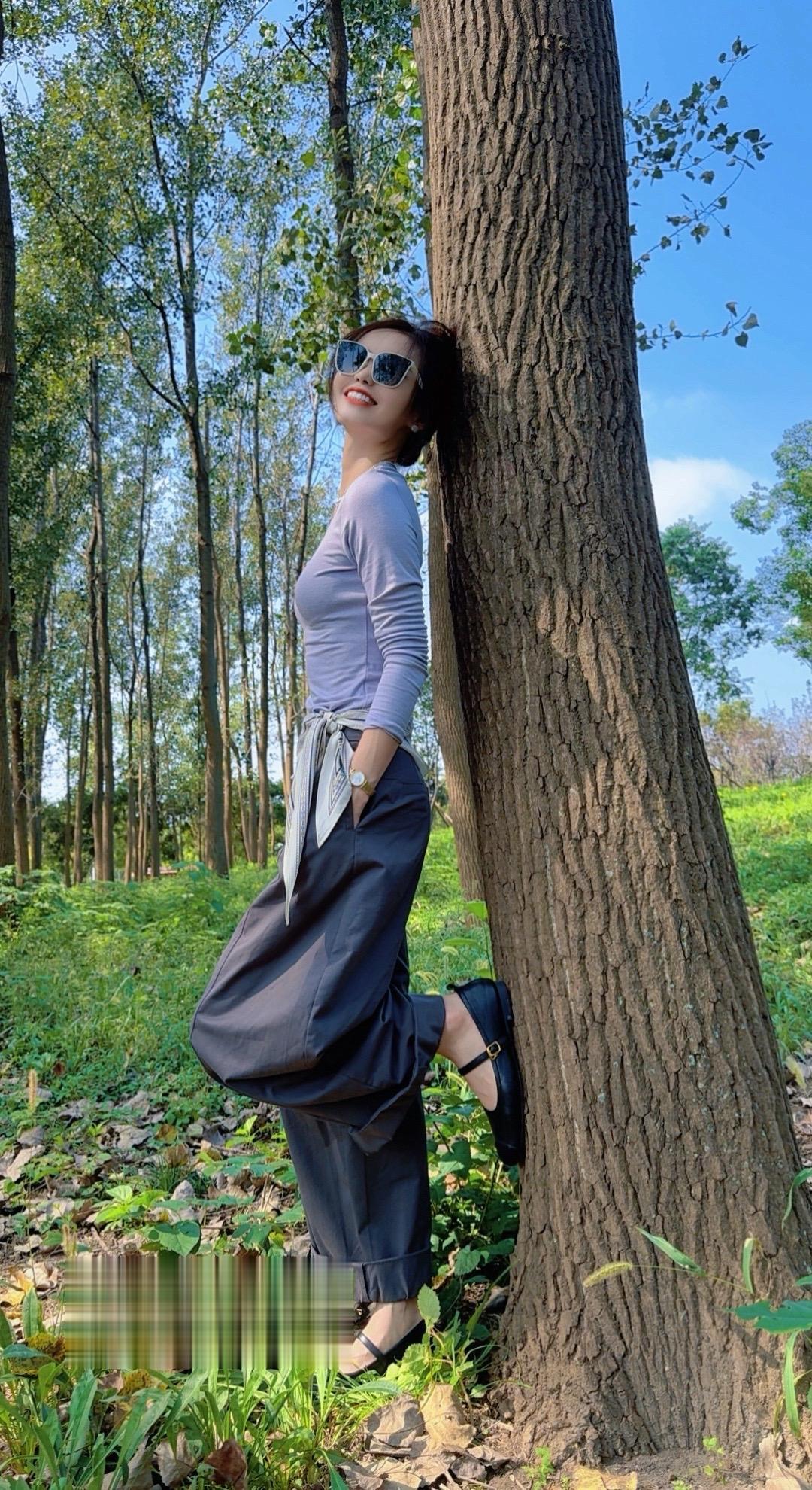 请允许自己有任何情绪，就像天气一样，有时晴，有时阴，坦然接受各种，似是而非……