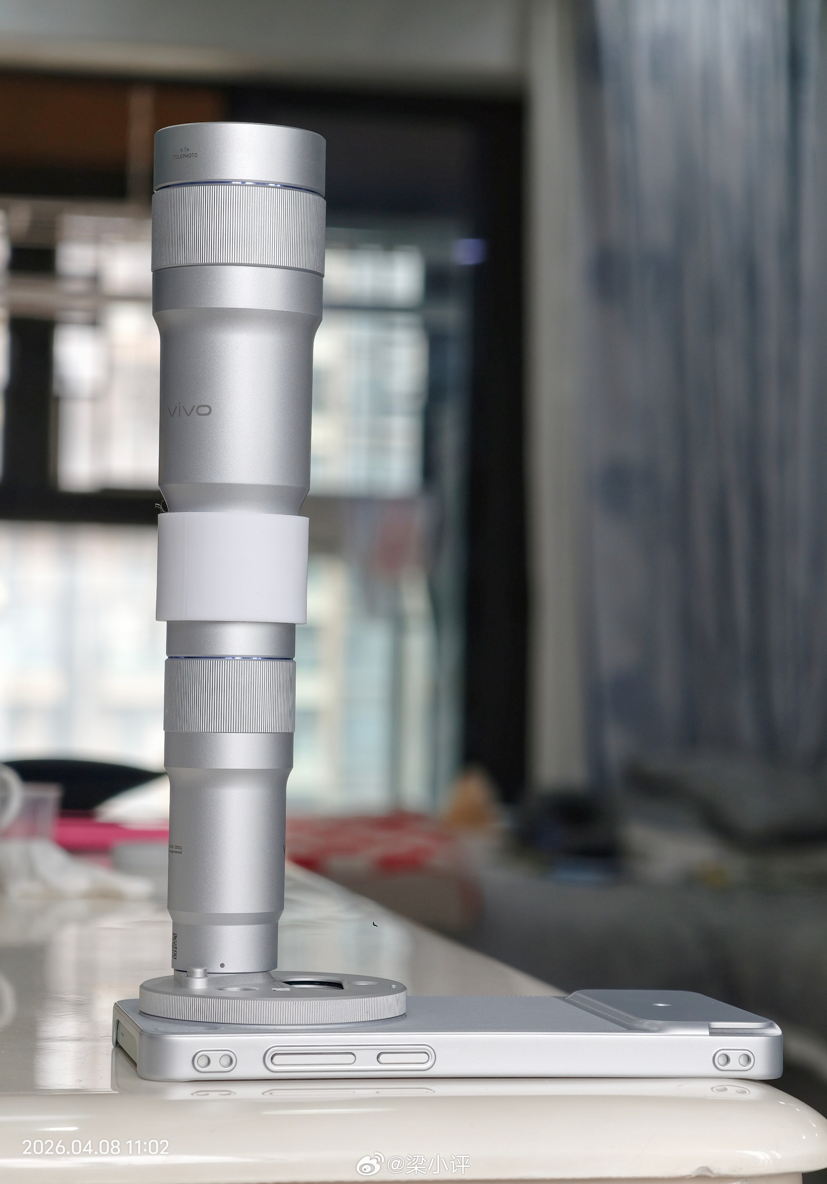 网友搞了个vivo X300Ultra增距镜转接头，这会是真大炮了，200+40