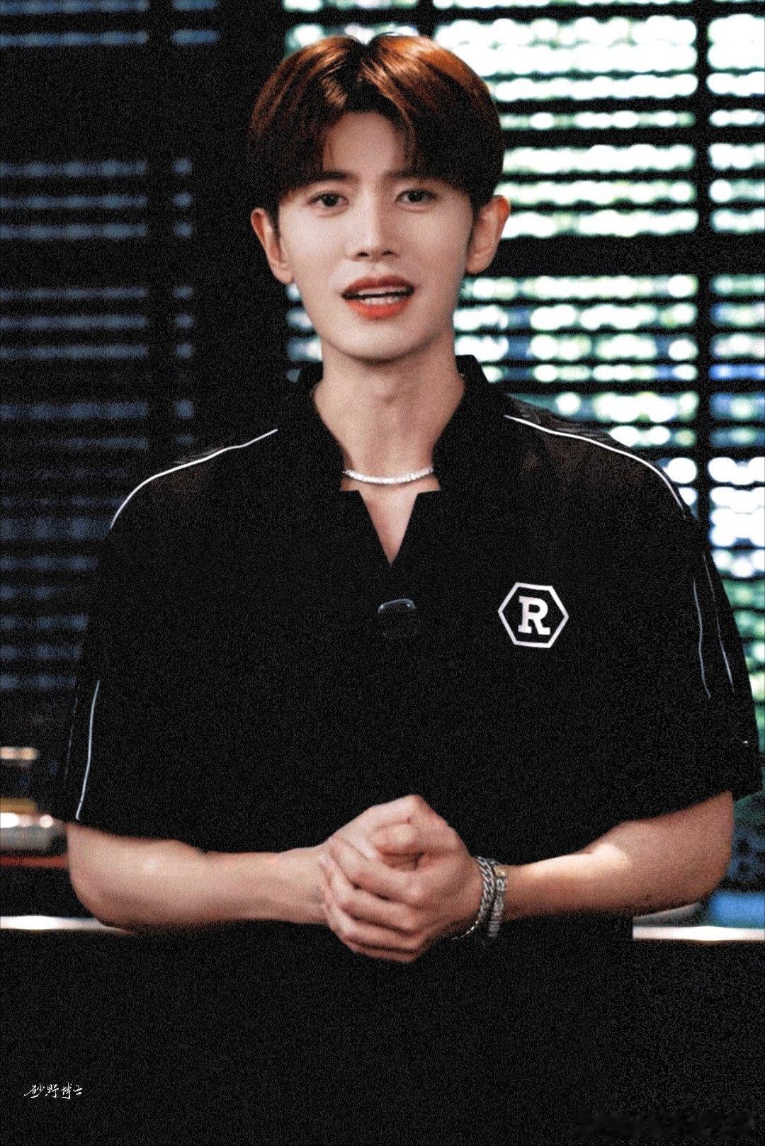任嘉伦 追光¹⁴  🔸₊📒ꔛ🎗⸝⸝🧀🪄🌾ᯓ💛⼂          