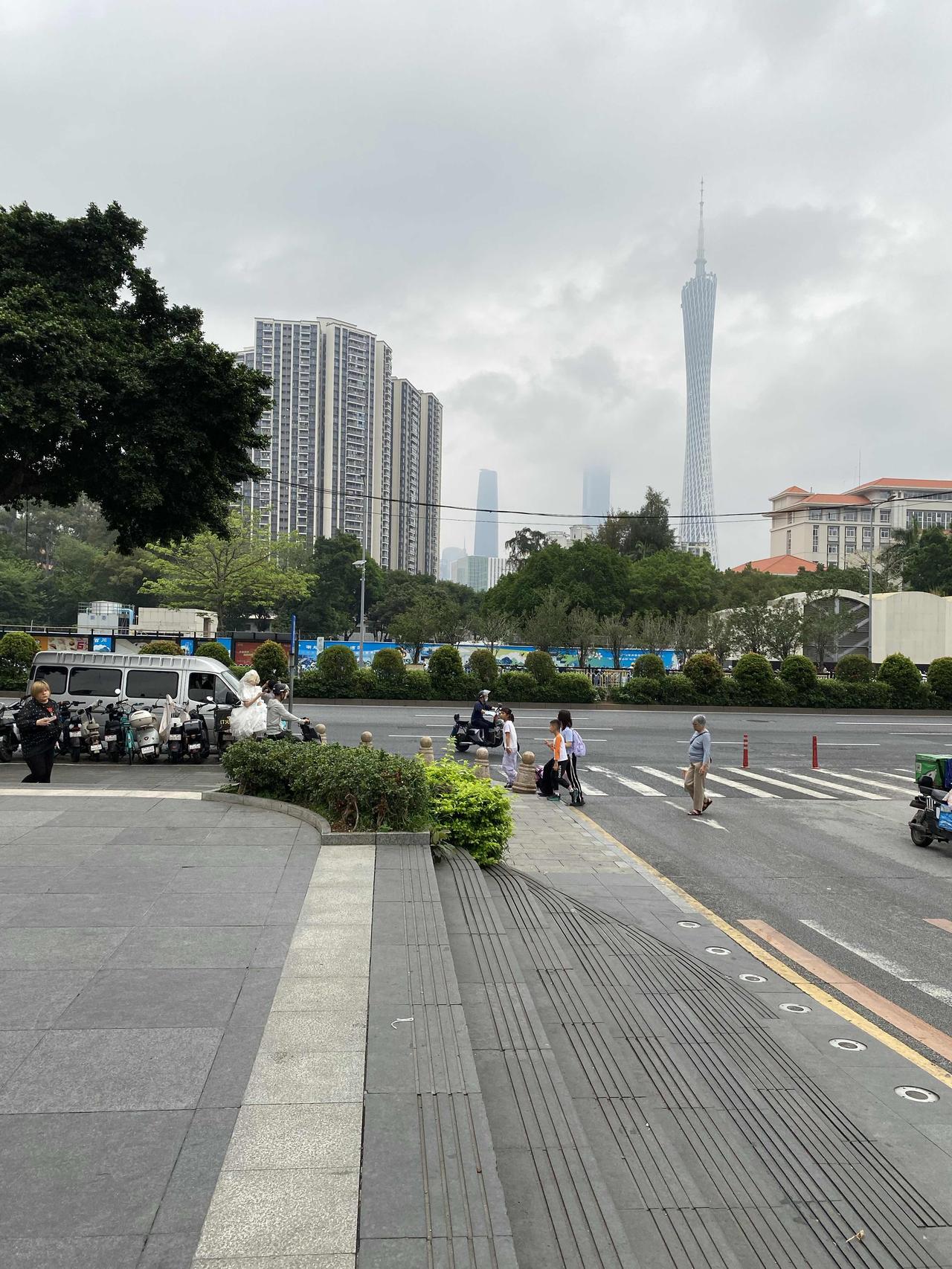 世界上每个著名的城市都有自己的地标建筑，比如纽约的帝国大厦，曼哈顿的世界金融中心