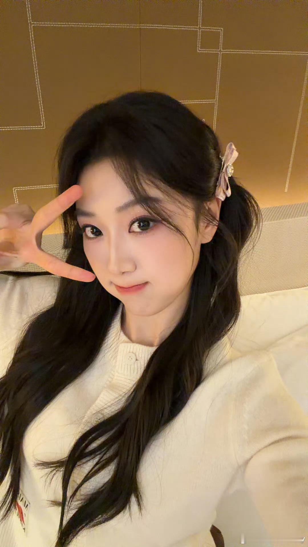 投稿【朱美吉】长得有点不把喜剧当回事了，这个脸蛋，这个身材，美女喜剧从来不是贬义