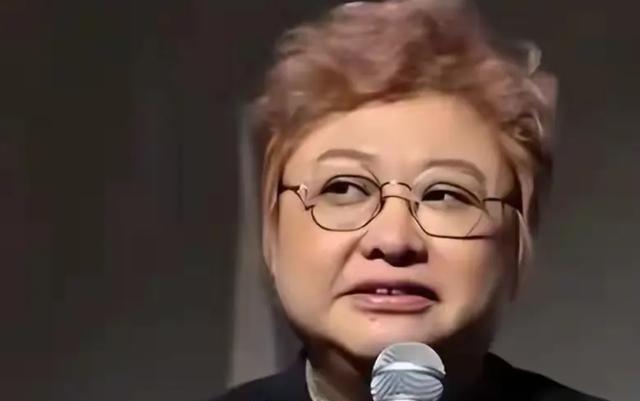 一分钱都没给？7月8日，一则关于韩红与《天路》的消息再次引发讨论。知名记者杜恩湖