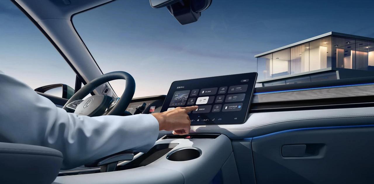 华为出汽车你会不会买?

必须冲！华为出手自带buff，智驾稳得像老司机，泊车、